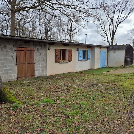 La Maison Dans Les Bois Soucelles Luaran gambar