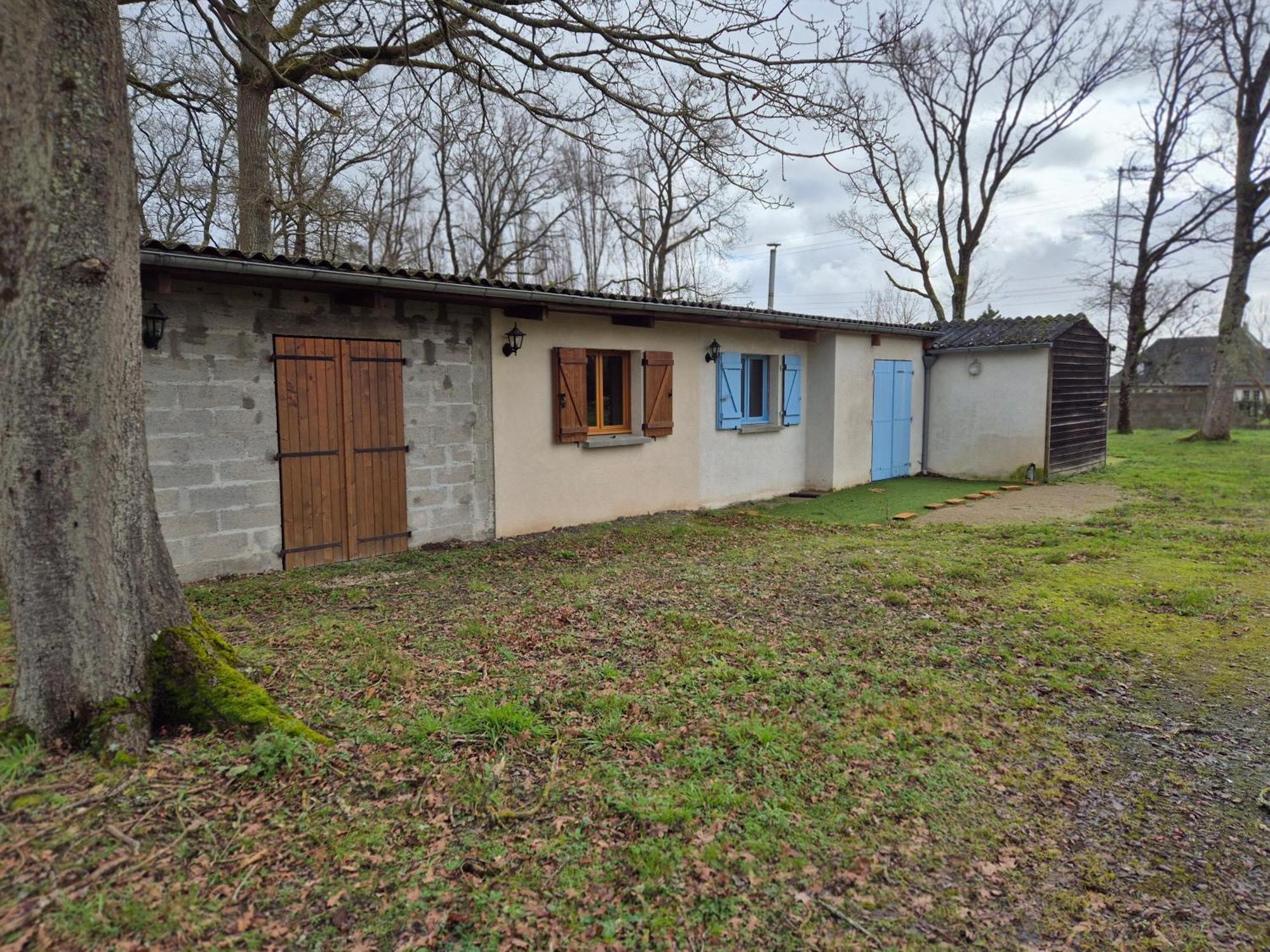 La Maison Dans Les Bois Soucelles Luaran gambar