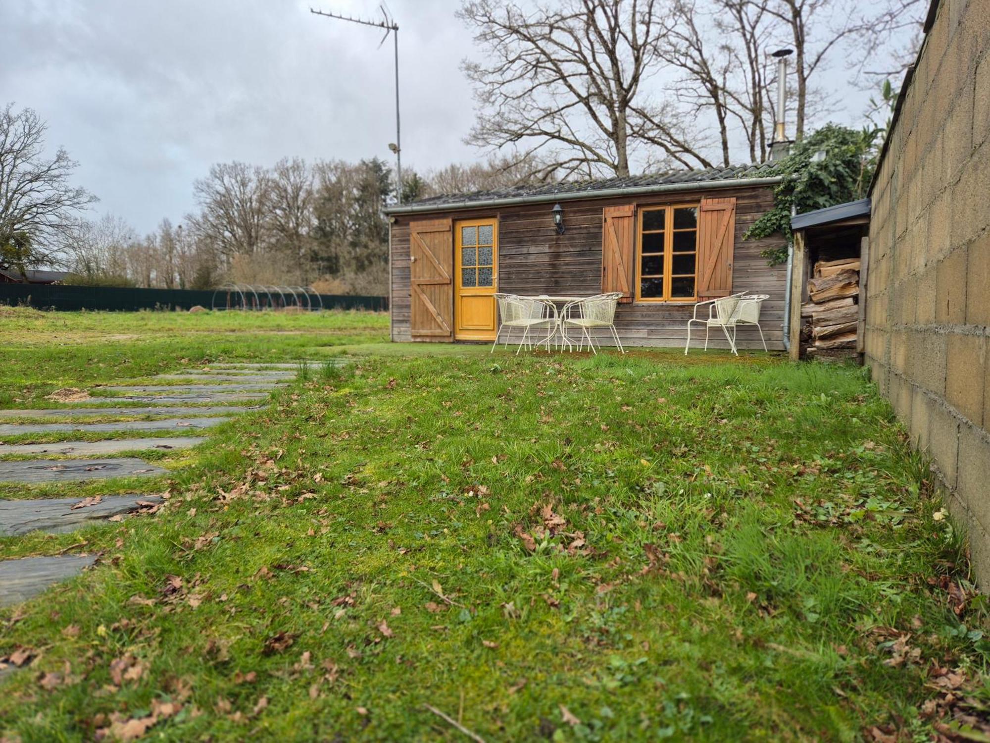 La Maison Dans Les Bois Soucelles Luaran gambar