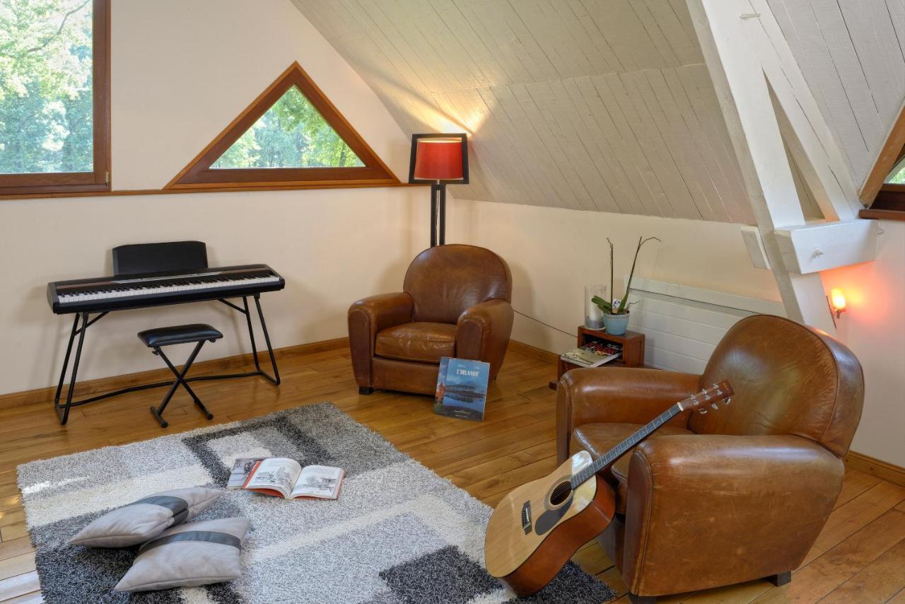 La Maison Dans Les Bois Soucelles Luaran gambar