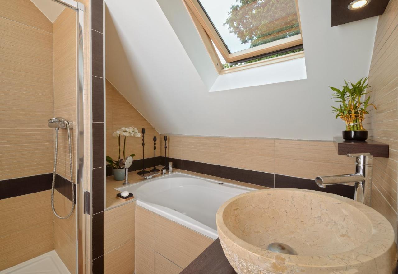 La Maison Dans Les Bois Soucelles Luaran gambar