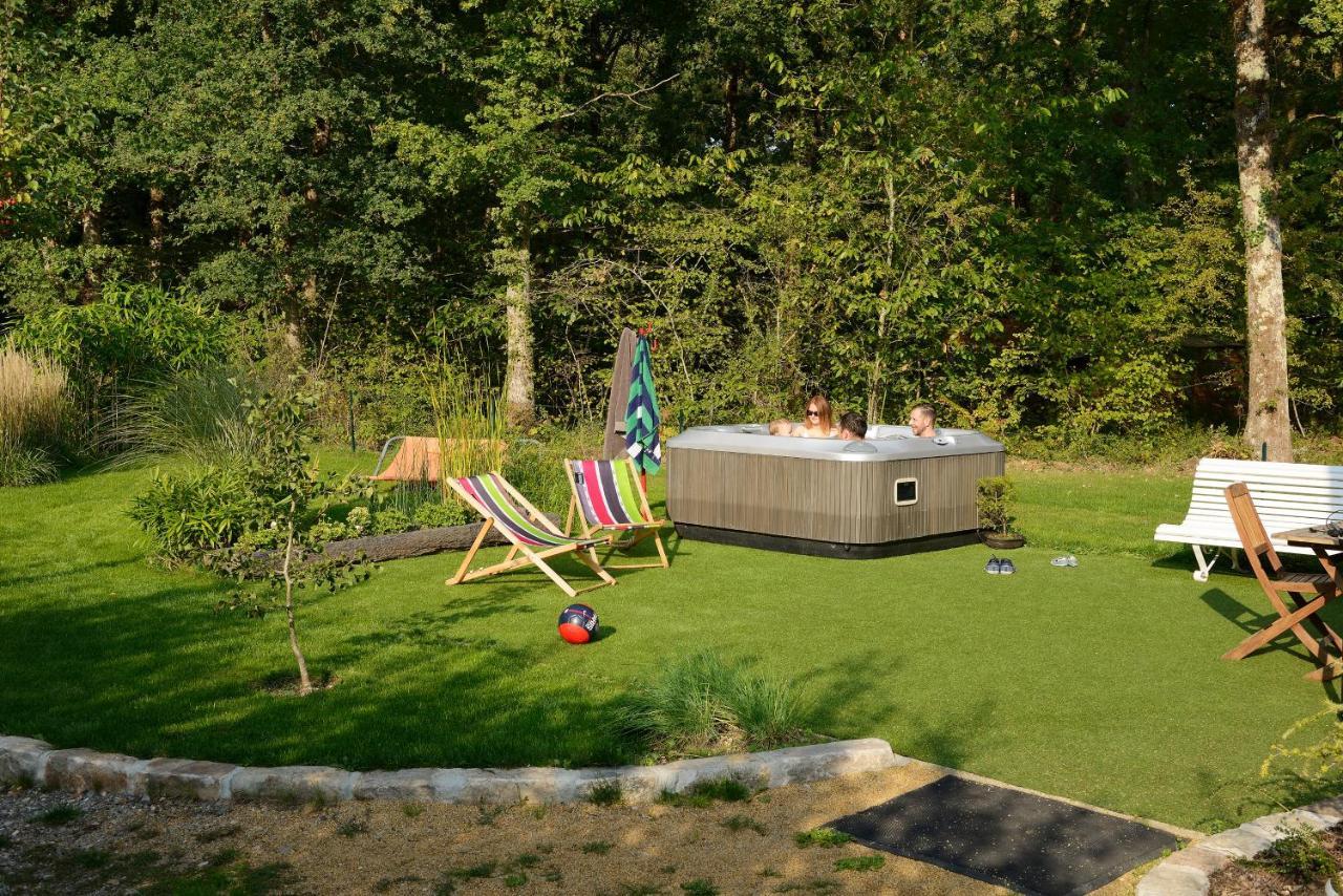 La Maison Dans Les Bois Soucelles Luaran gambar