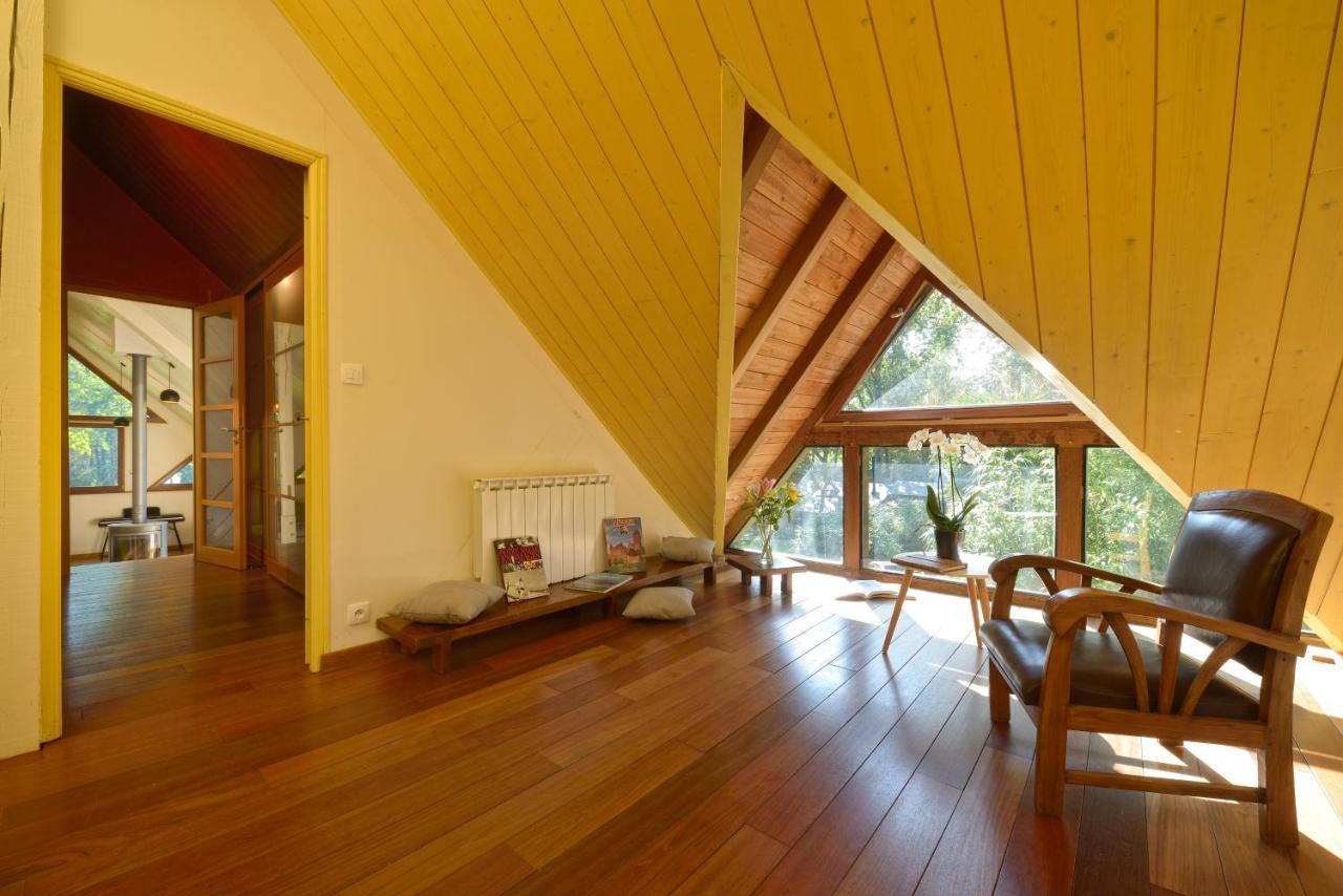 La Maison Dans Les Bois Soucelles Luaran gambar